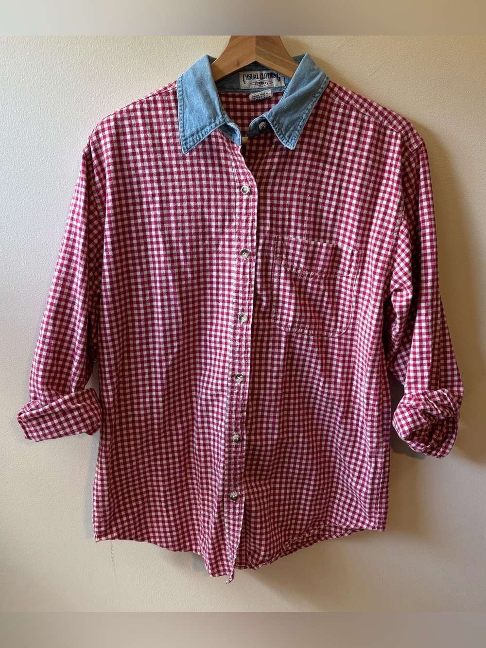 Vintage Red Gingham Button-Up Shirt with Denim Collar